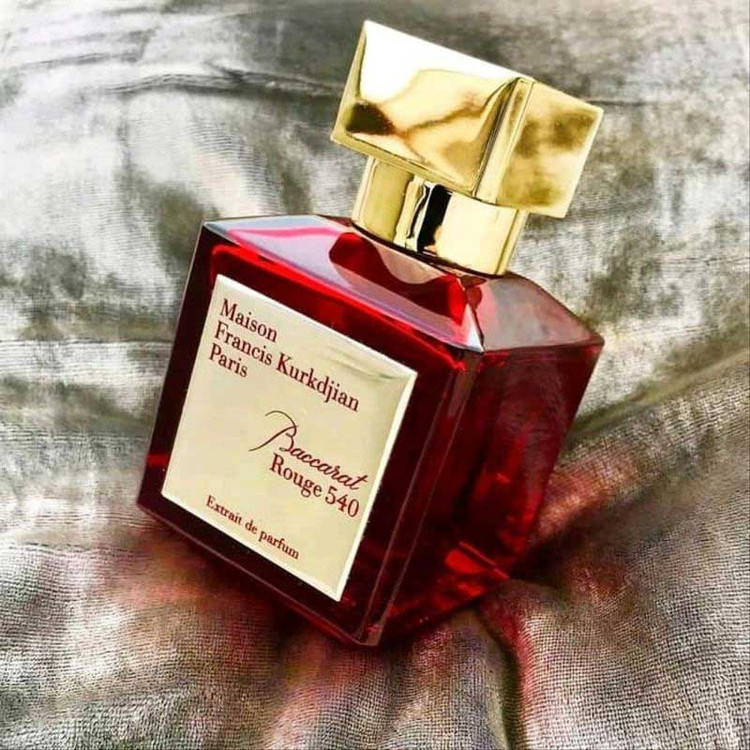 ادکلن باکارات رژ قرمز(ارسال رایگان)